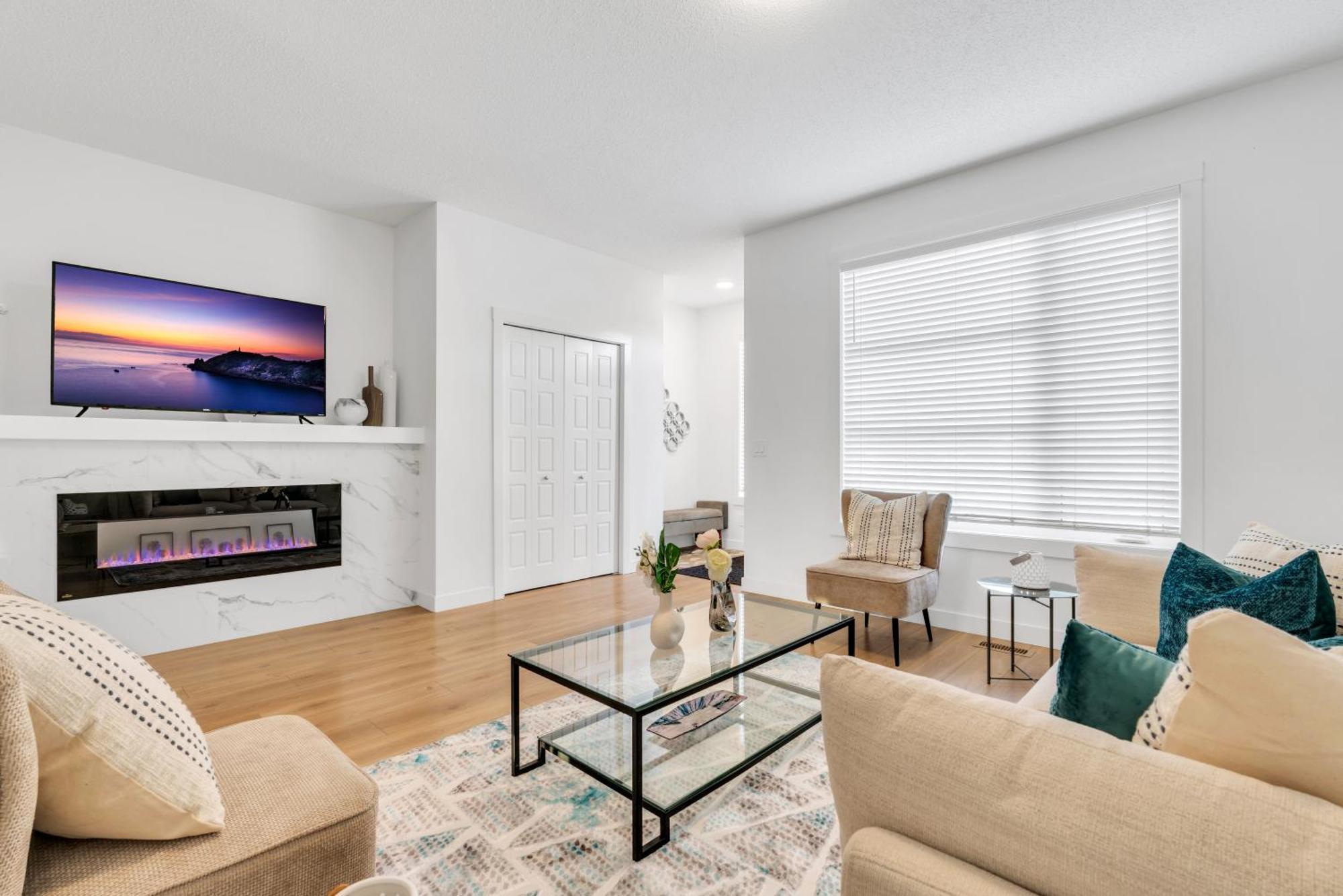 Your Happy Place Seton3 Bed. Sleeps 6. 2.5bath Calgary