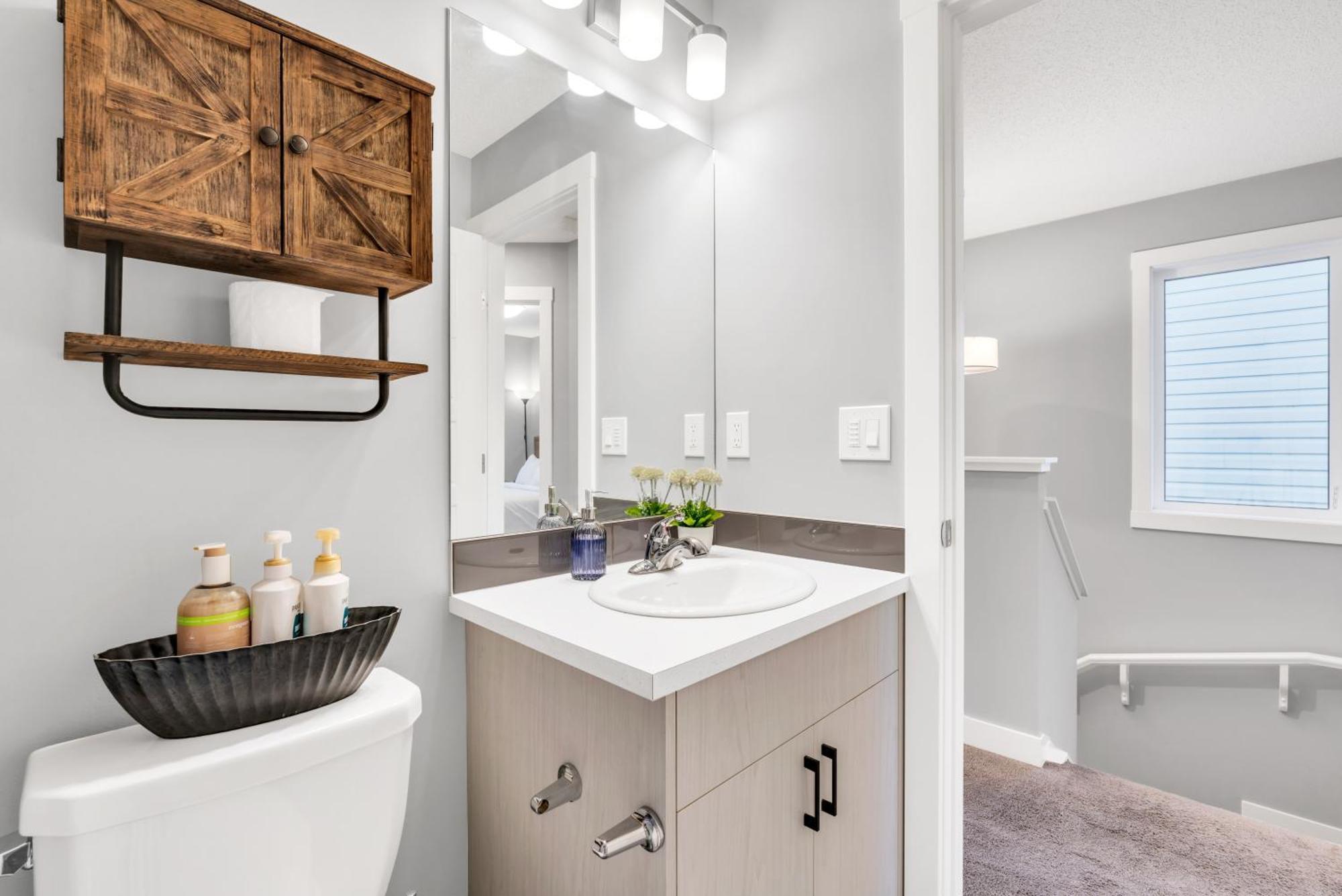 Your Happy Place Seton3 Bed. Sleeps 6. 2.5bath Holiday home Calgary