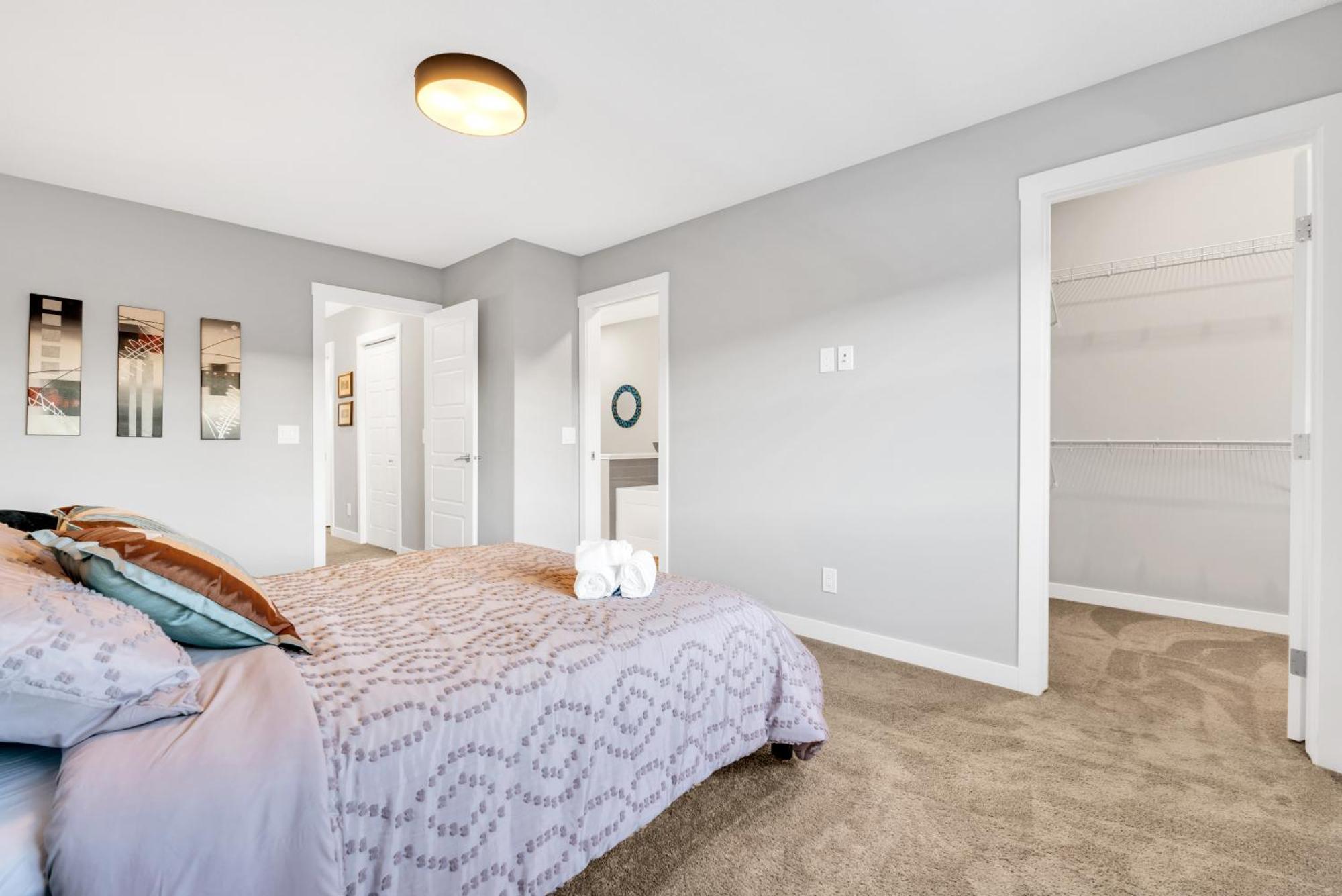 Your Happy Place Seton3 Bed. Sleeps 6. 2.5bath Calgary